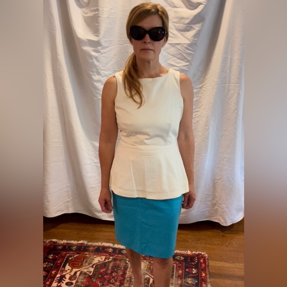 Akris Punto Turquoise skirt Size 8 like new! - Picture 2 of 7